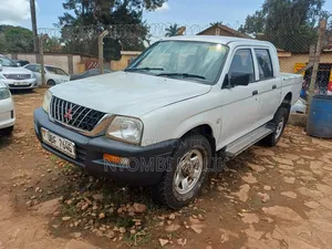 Mitsubishi L200 2003 White