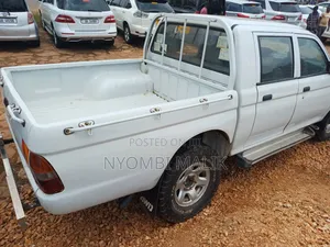 Mitsubishi L200 2003 White