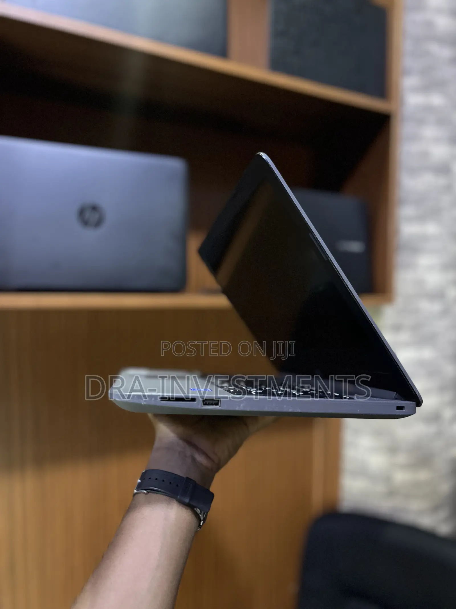 New Laptop HP 250 G7 4GB AMD HDD+SSD 128GB