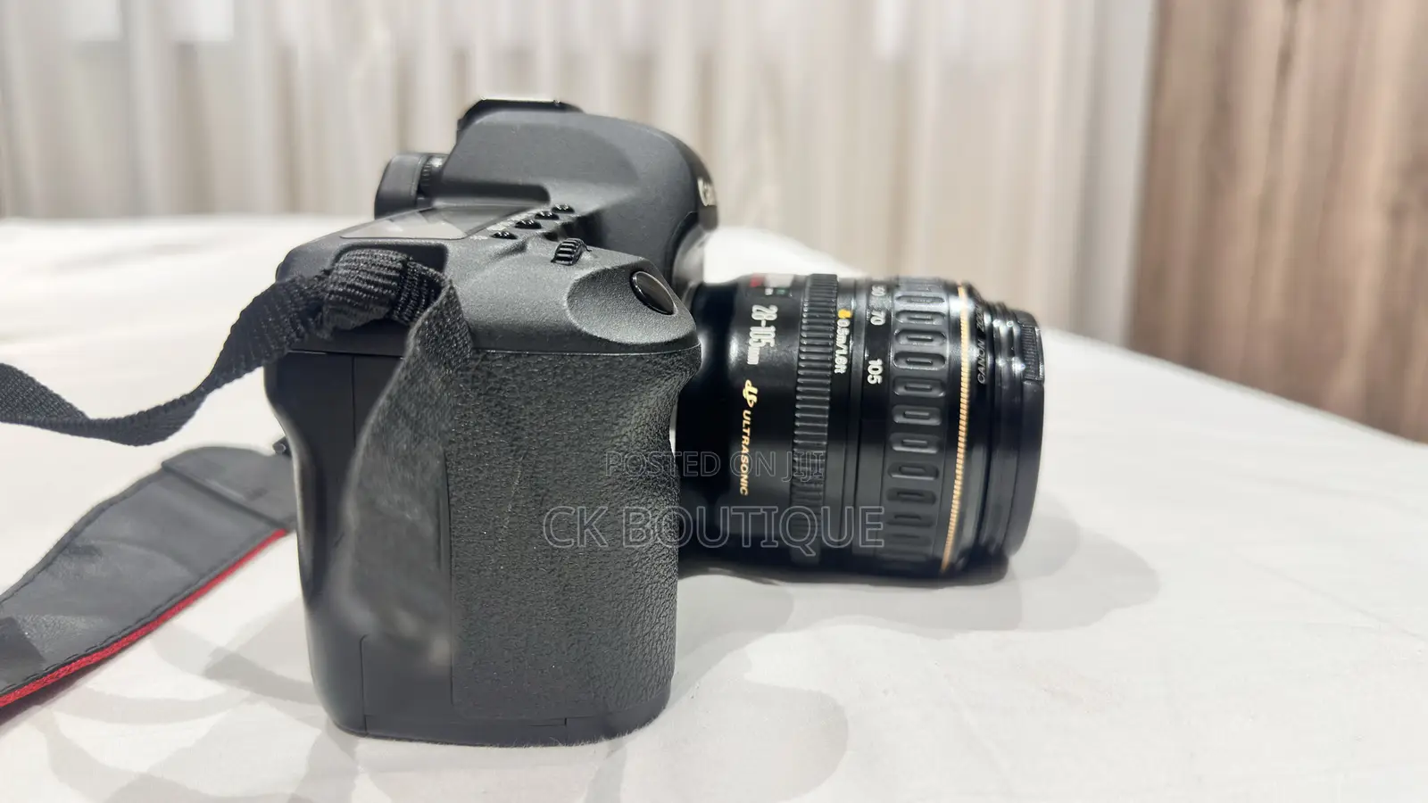 Canon Eos 5d Mark Ii Camera Body . It Comes With 28-105mm