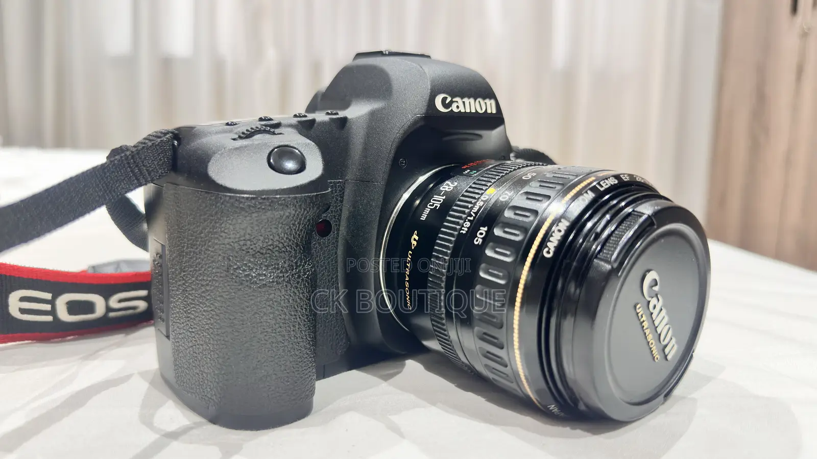 Canon Eos 5d Mark Ii Camera Body . It Comes With 28-105mm