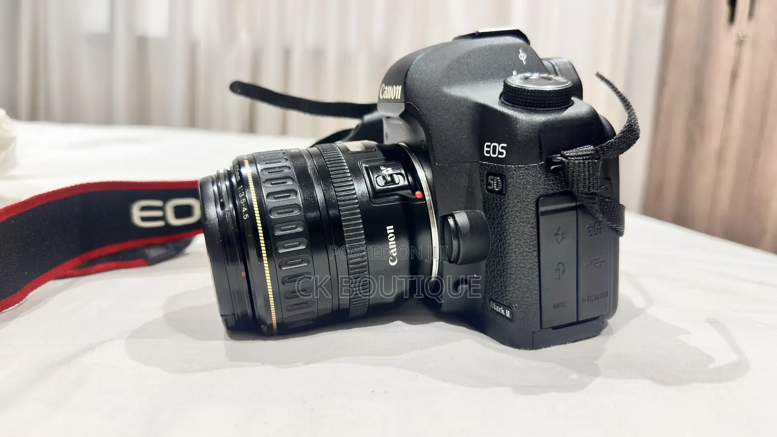 Canon Eos 5d Mark Ii Camera Body . It Comes With 28-105mm