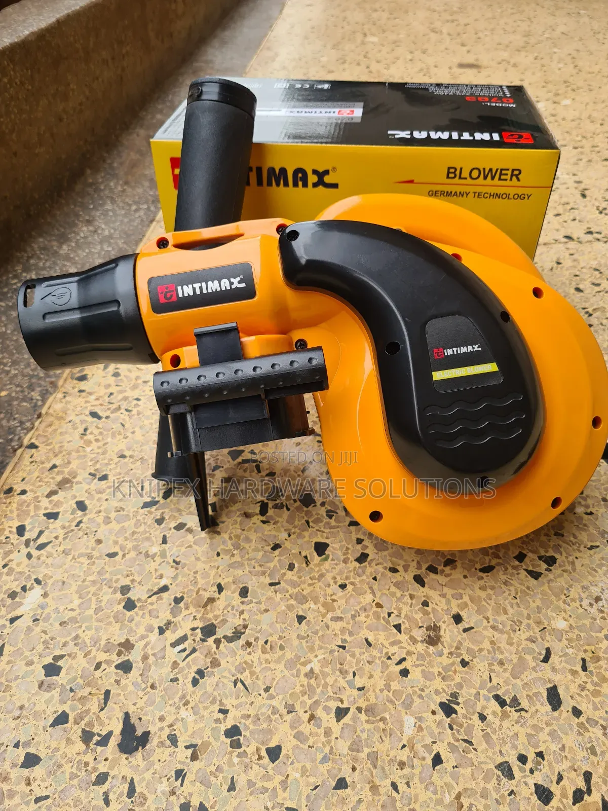 Intimax 1080 Watts Electric Blower