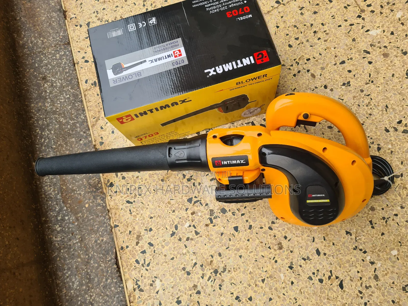 Intimax 1080 Watts Electric Blower