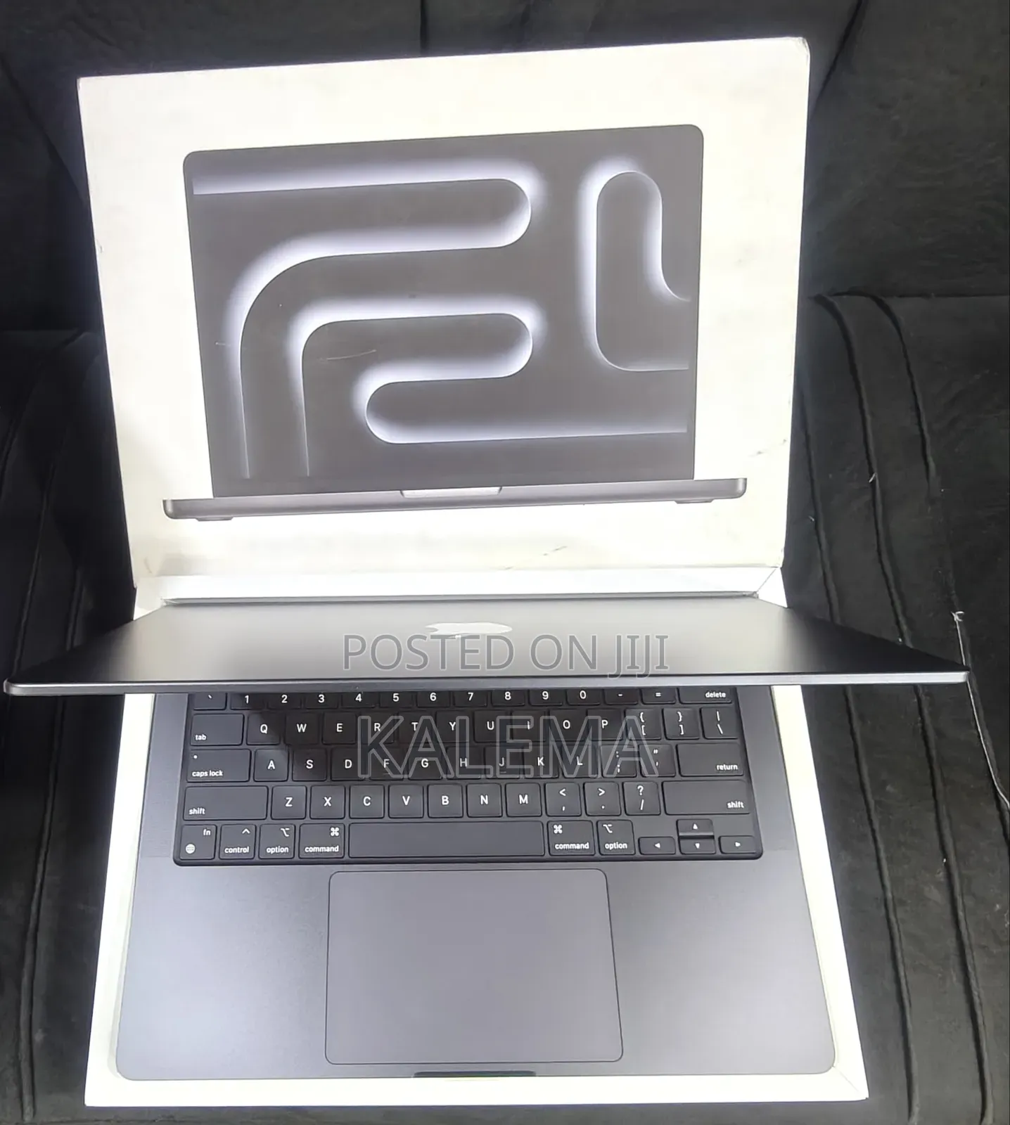 New Laptop Apple Macbook Pro 2025 M5 14-inch 24GB Apple M5 SSD 1T