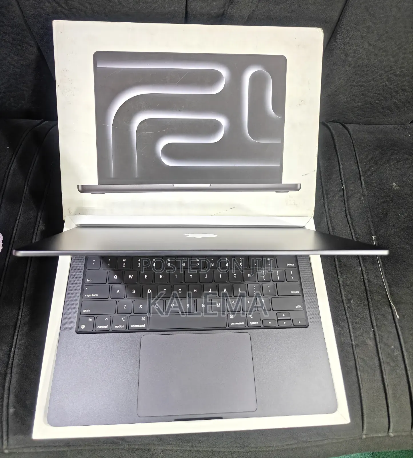 New Laptop Apple Macbook Pro 2025 M5 14-inch 24GB Apple M5 SSD 1T