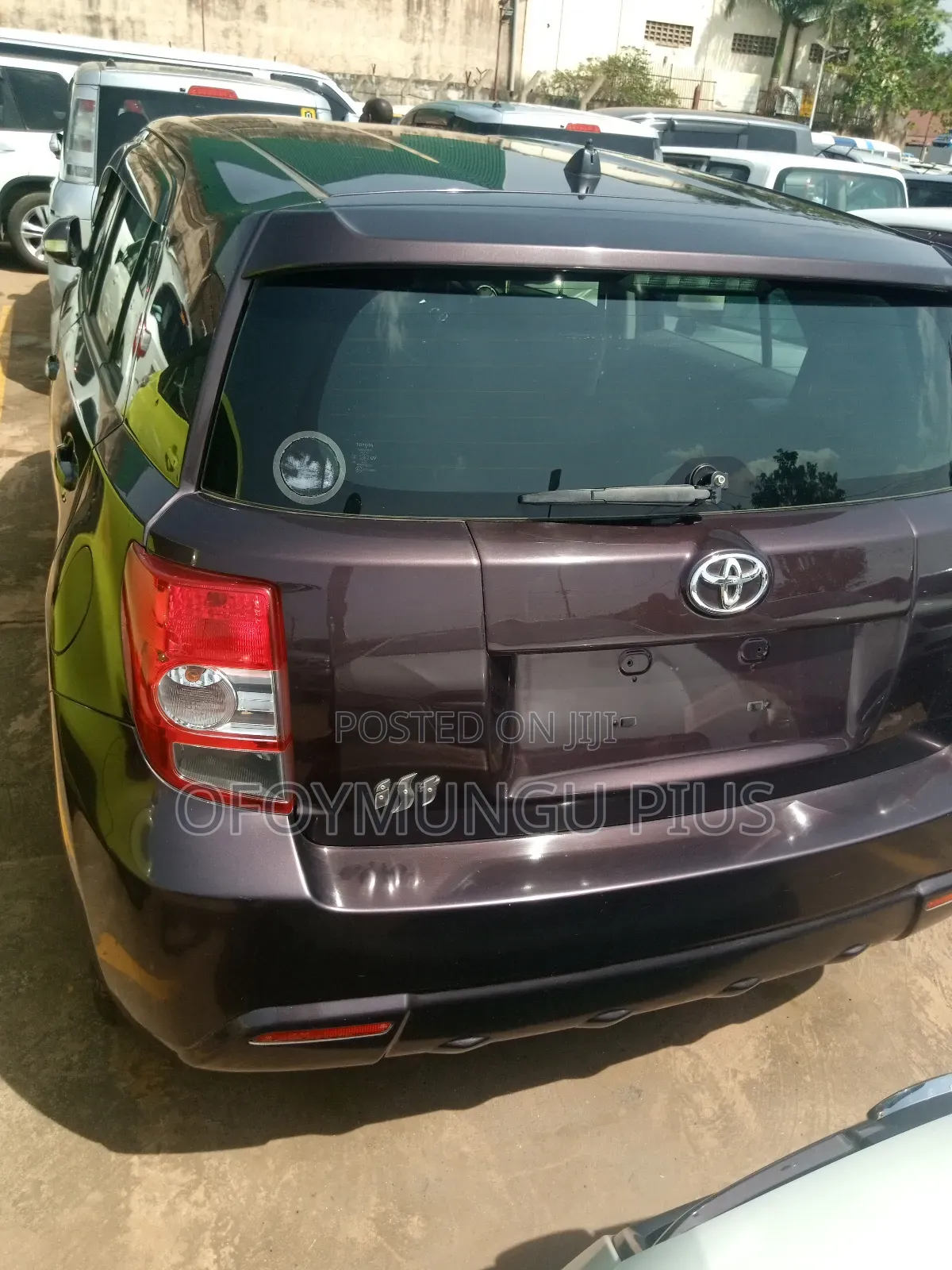 Toyota IST 2014 Maroon