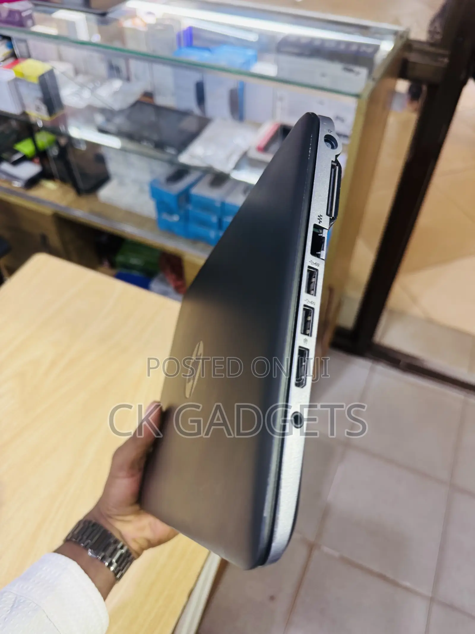 New Laptop HP EliteBook 820 G2 8GB Intel Core I7 HDD+SSD 500GB