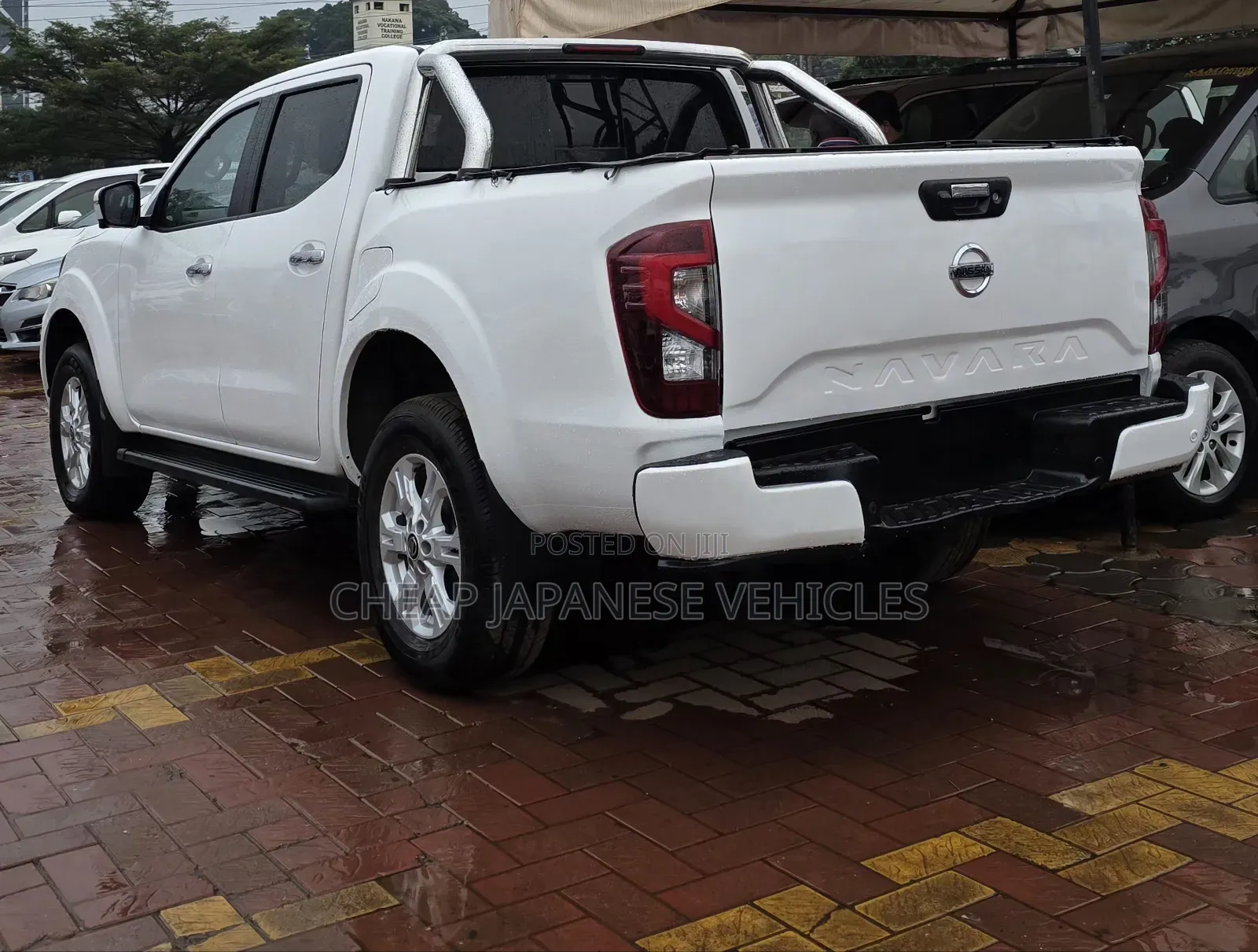Nissan Navara 2022 White