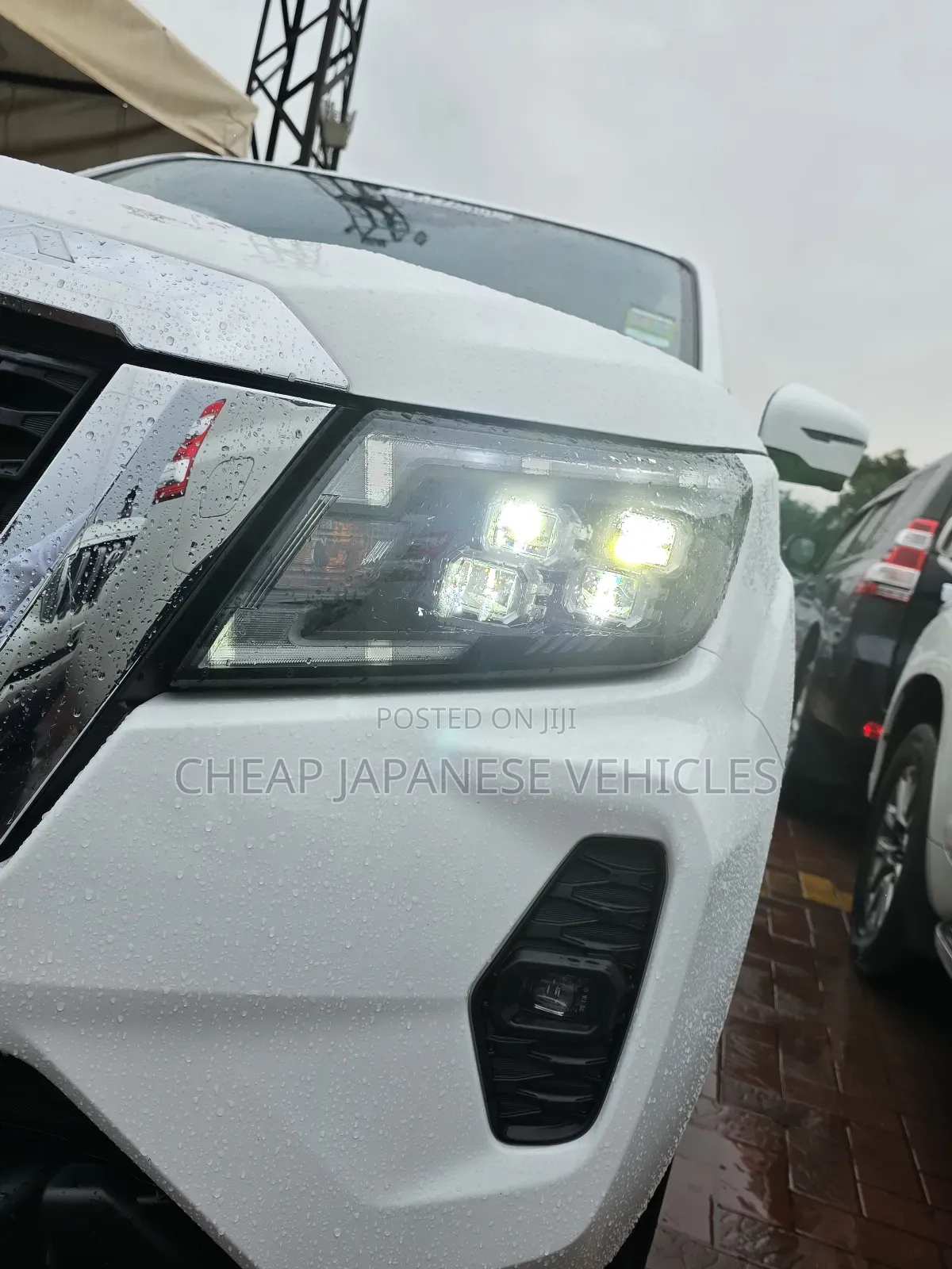 Nissan Navara 2022 White