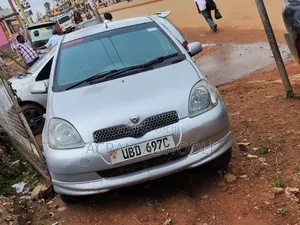 Toyota Vitz 1.0 FWD 3dr 2003 Silver