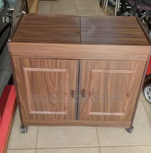 Philips Hostess Trolley Food Warmer/Grill in a Wood-Effect Finish.