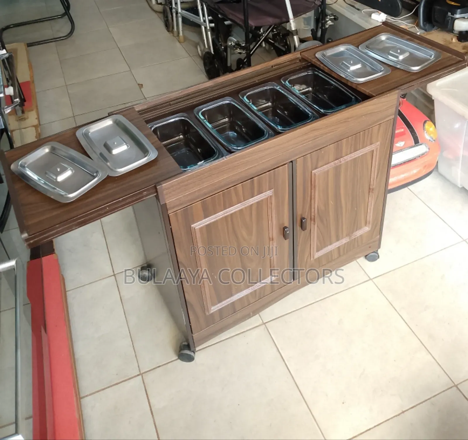 Philips Hostess Trolley Food Warmer/Grill in a Wood-Effect Finish.