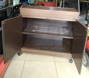 Philips Hostess Trolley Food Warmer/Grill in a Wood-Effect Finish.