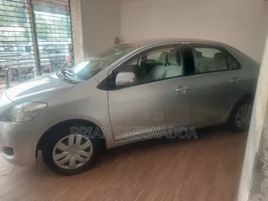 Toyota Belta 2011 Silver