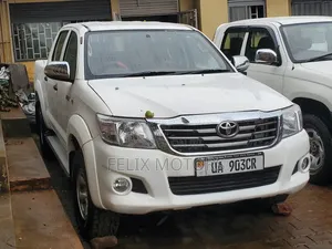 Toyota Hilux 2009 White
