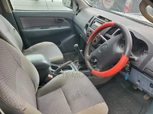 Toyota Hilux 2009 White