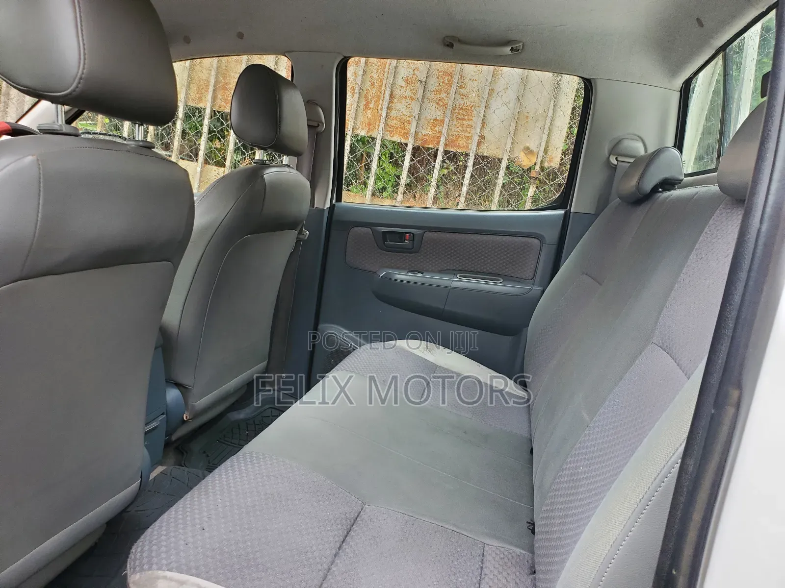 Toyota Hilux 2009 White