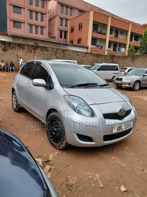 Toyota Vitz 2008 Silver