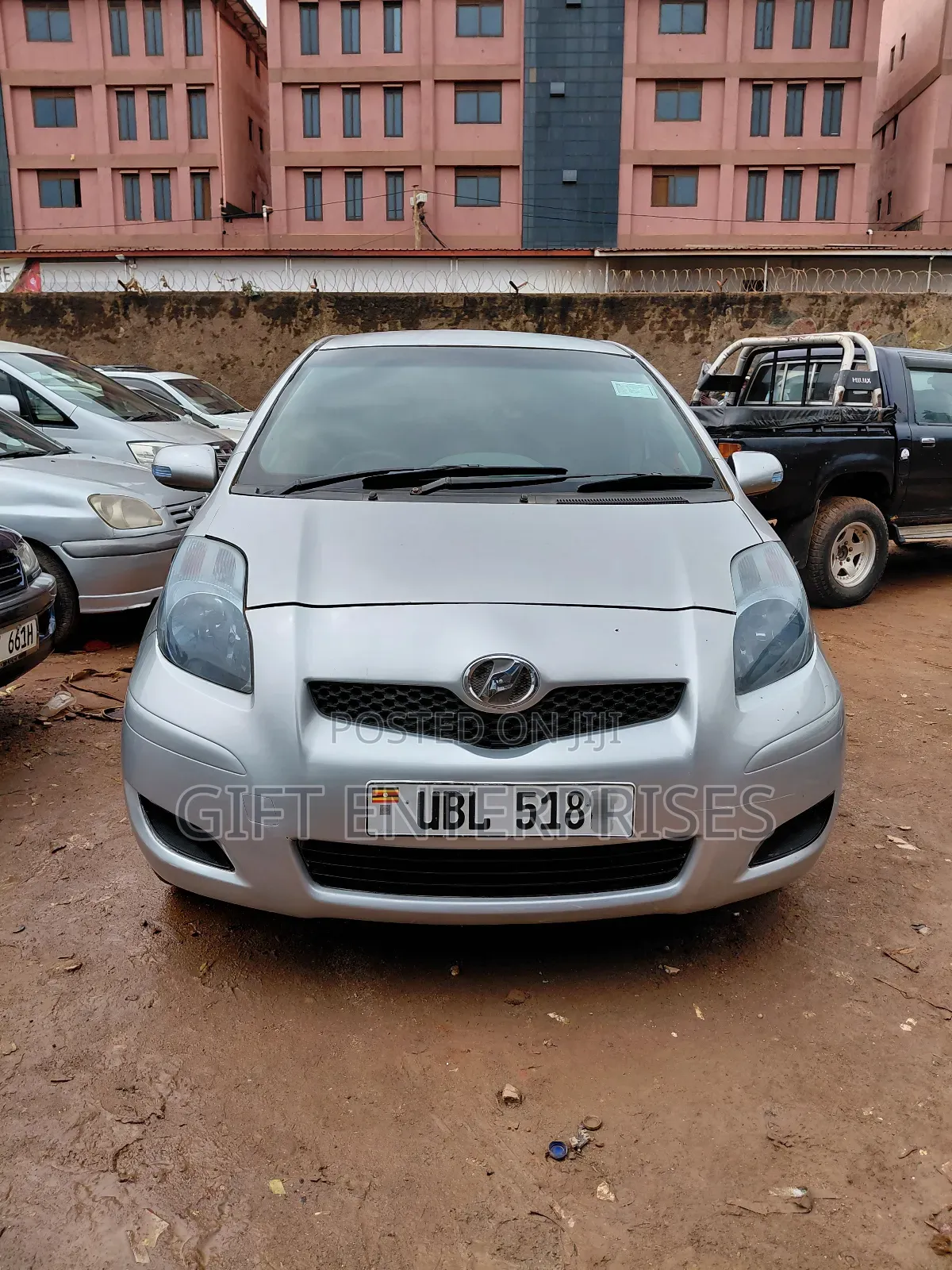 Toyota Vitz 2008 Silver