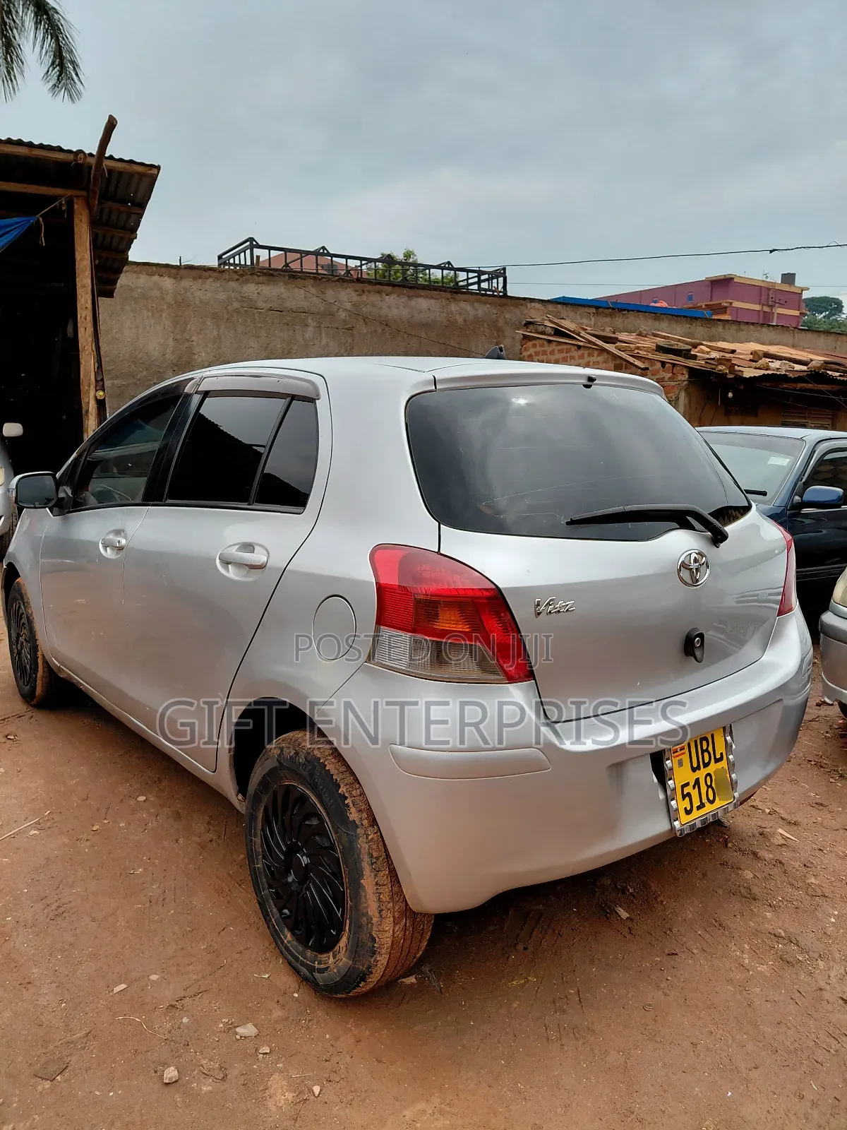 Toyota Vitz 2008 Silver