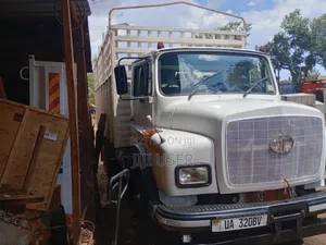 Tata 16.13c 2018 White