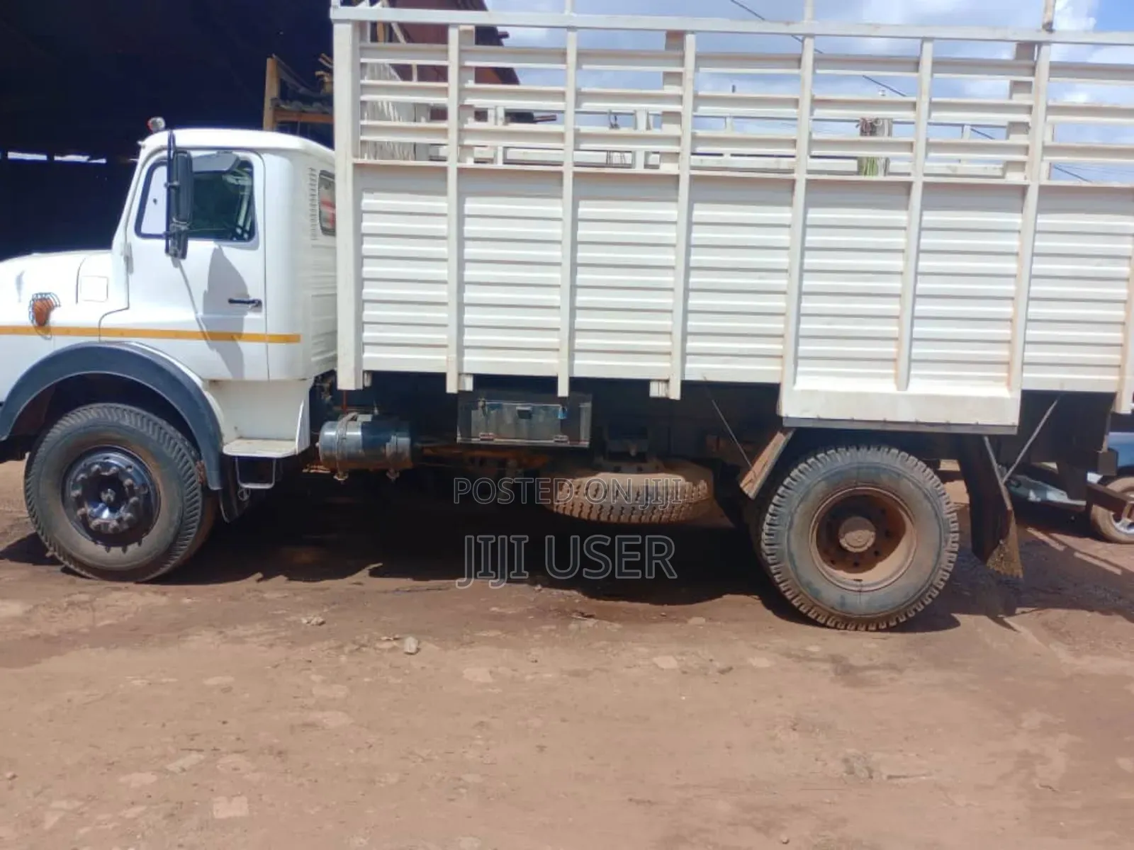 Tata 16.13c 2018 White