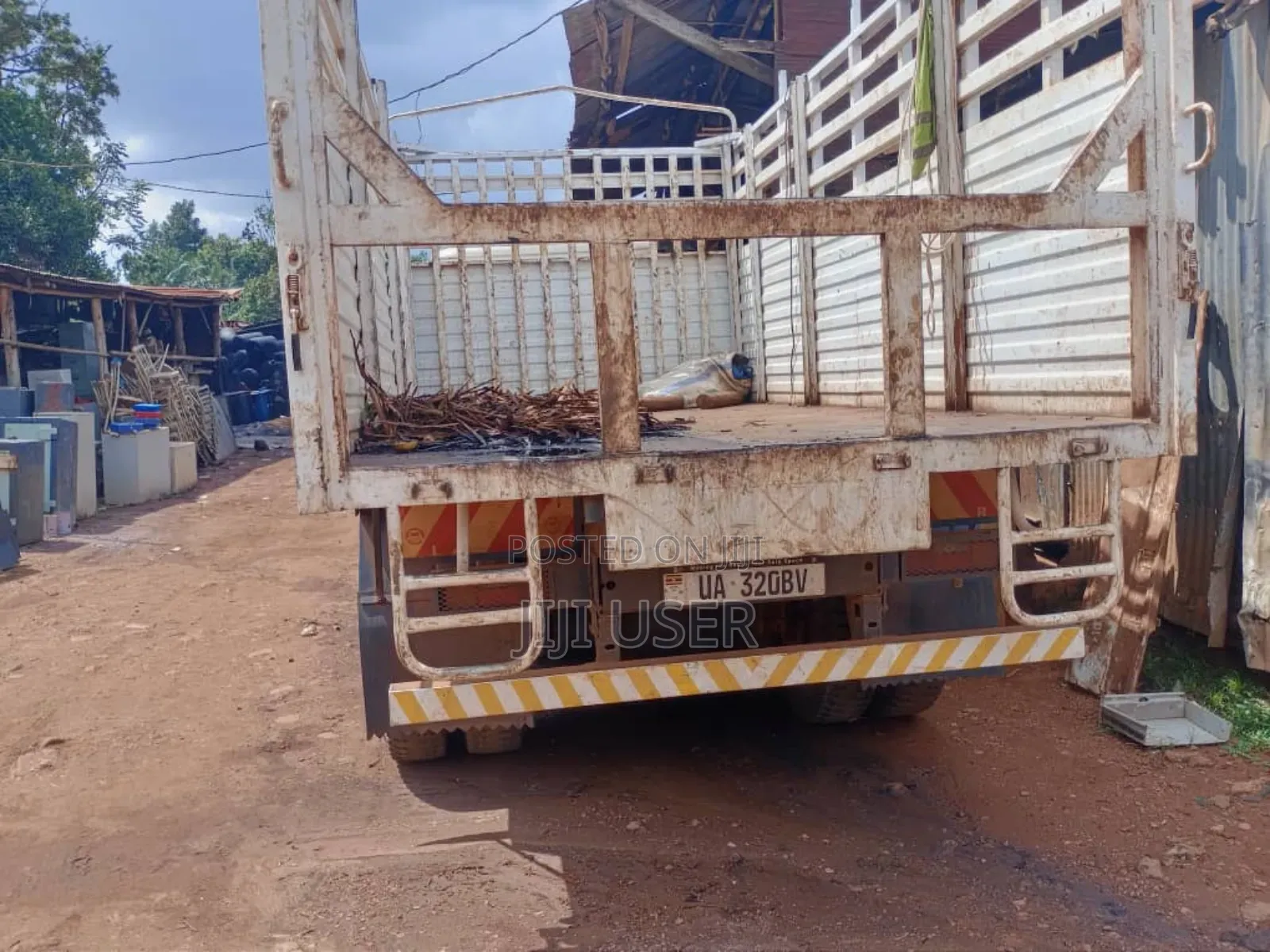 Tata 16.13c 2018 White