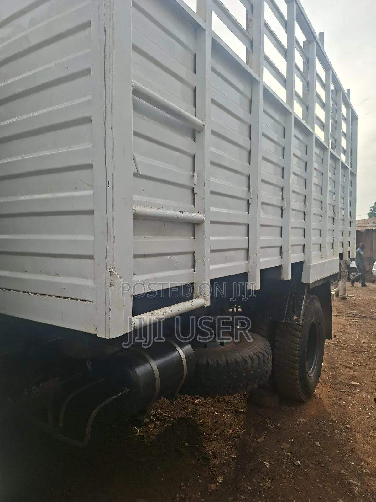Tata 16.13c 2018 White