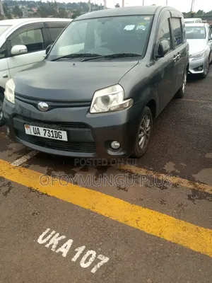 Toyota Sienta 2010 Gray