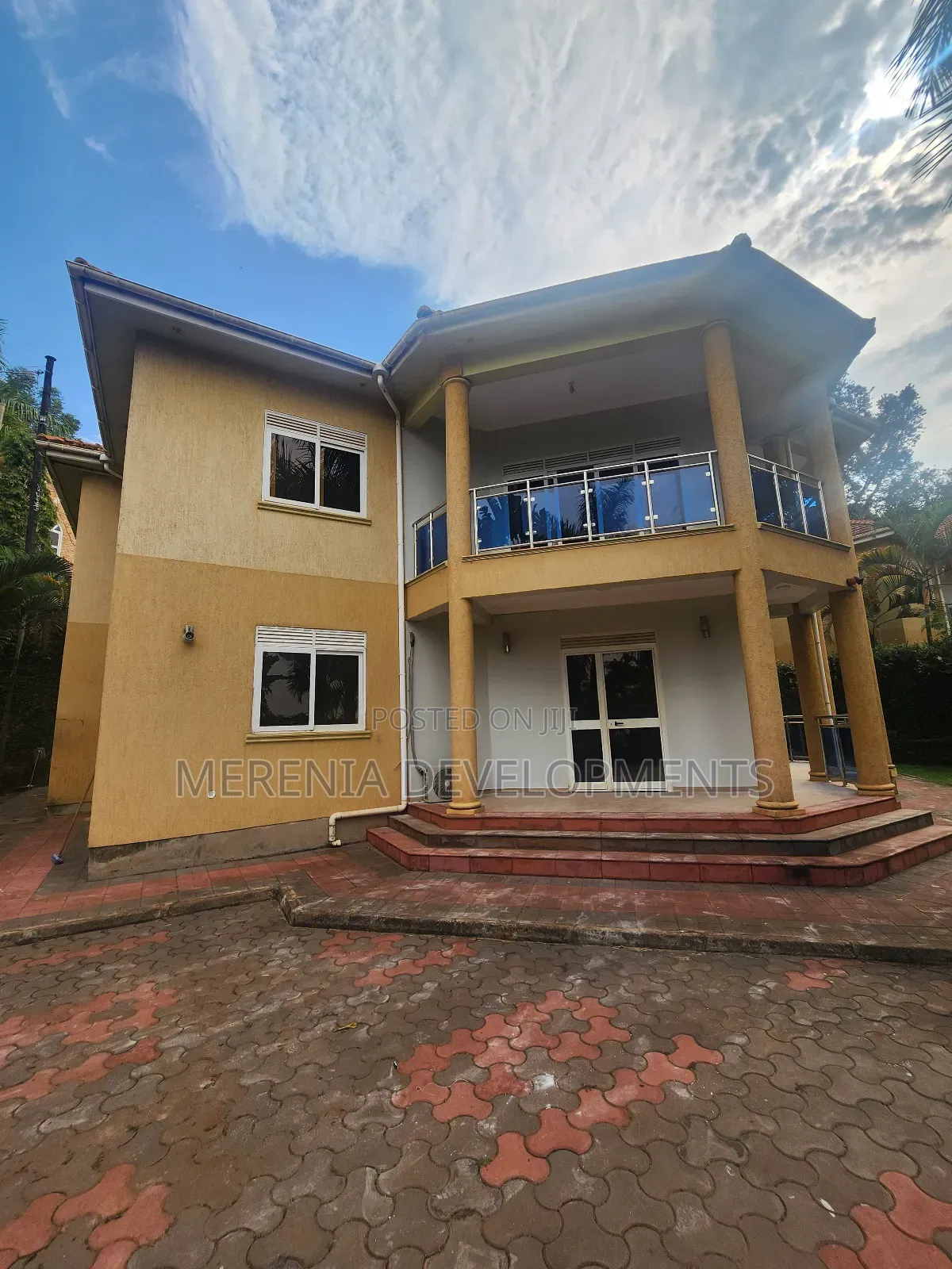 5bdrm House in Makindye for rent