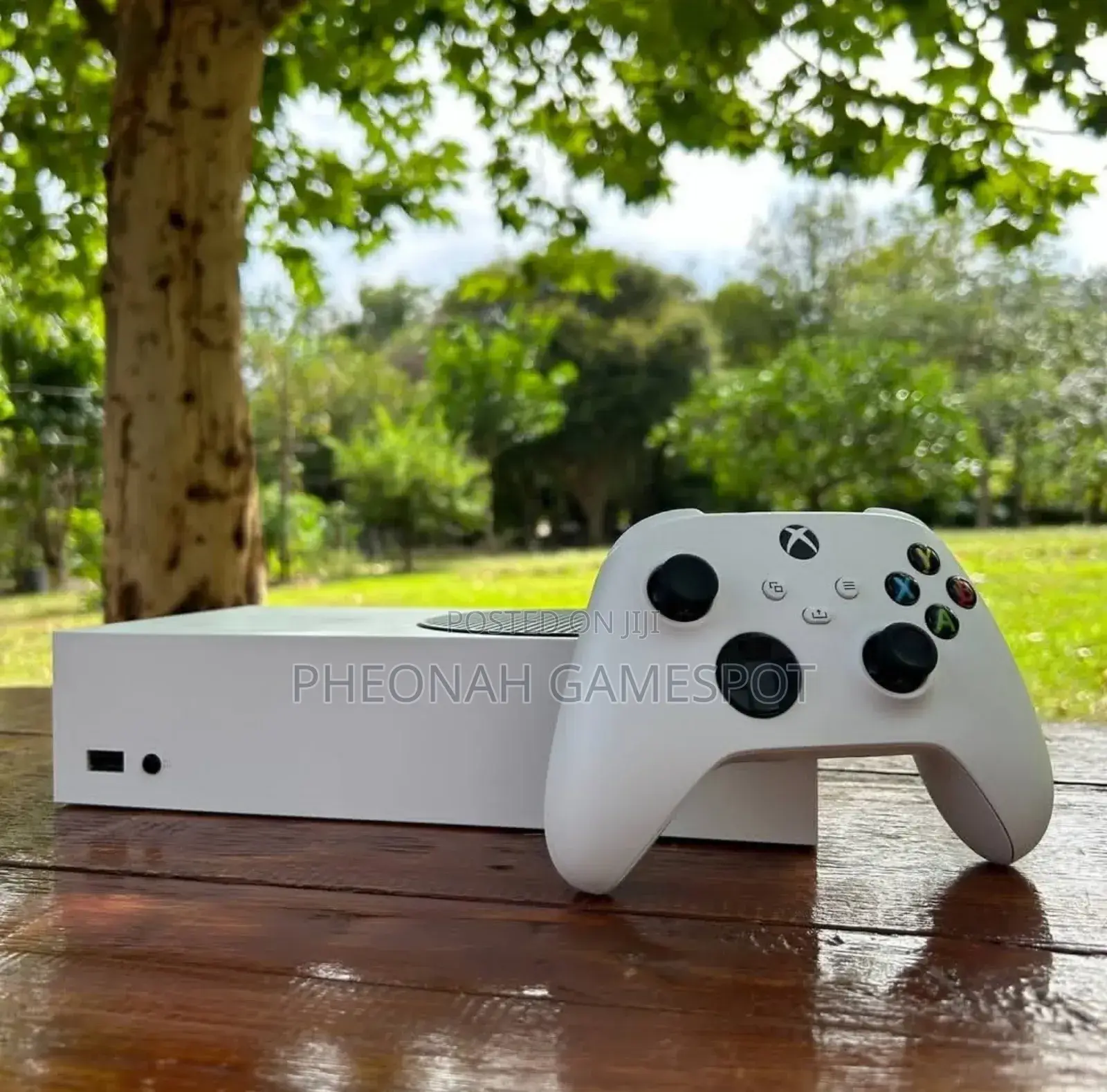 Uk Used Xbox Series S—The "Small but Terrible" Machine. This Console
