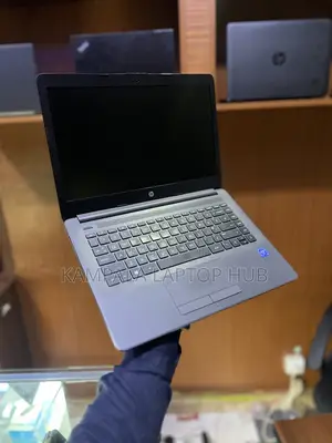 Laptop HP 240 G7 4GB Intel Core I5 SSD 256GB