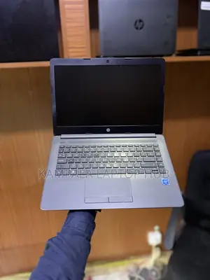 Laptop HP 240 G7 4GB Intel Core I5 SSD 256GB
