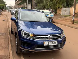 Volkswagen Touareg 2017 Blue