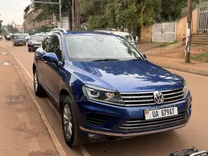 Volkswagen Touareg 2017 Blue