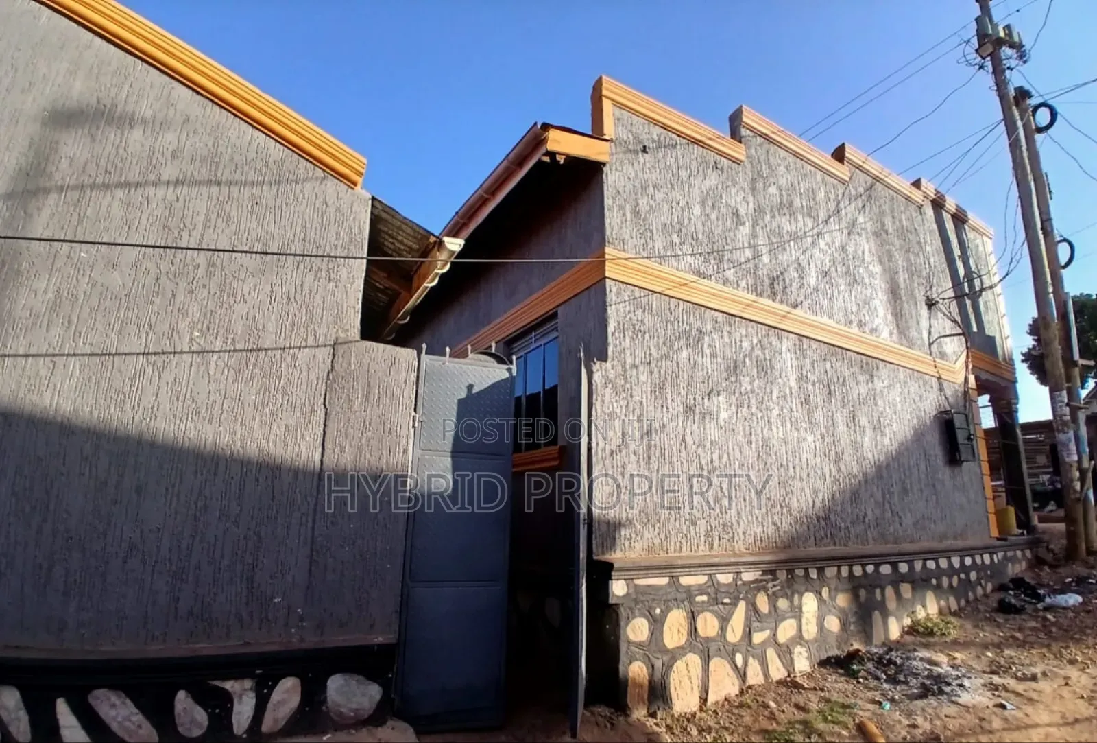 Beautiful/Fancy Shops For Sale In Nansana Along Hoima Road Vv