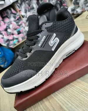 New Classic Skechers Go Run Light Gym Sneakers