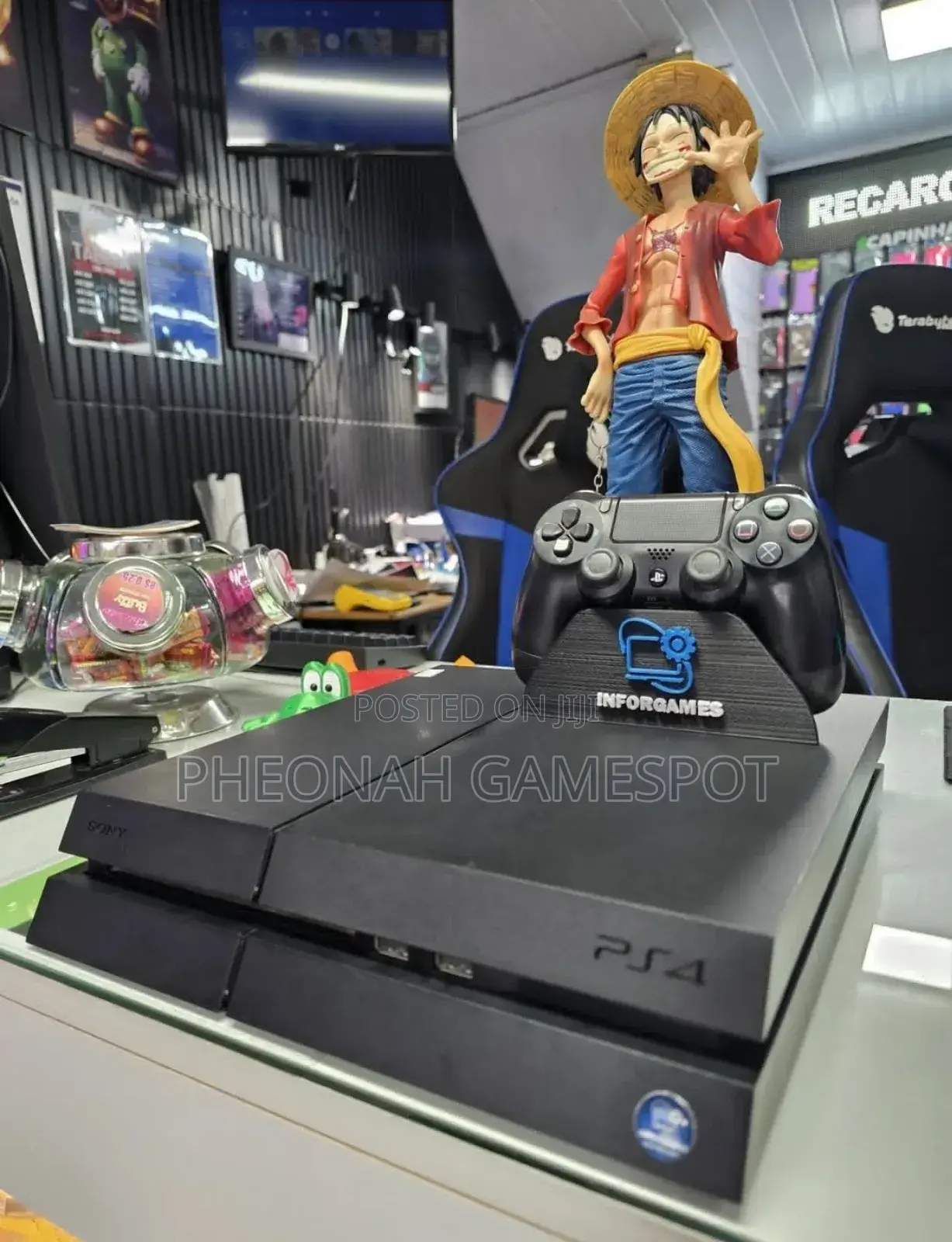 Playstation 4 Standard: 13 Games and 2 Pads. Better Than Village Life.