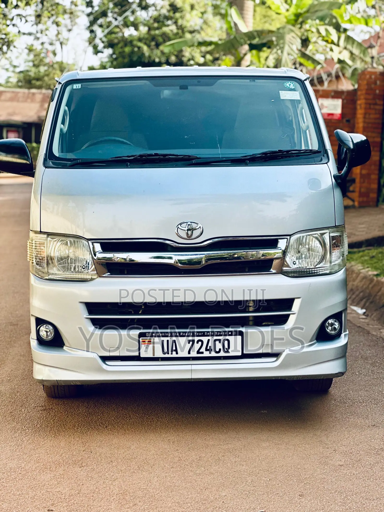 Toyota HiAce 2012 Silver