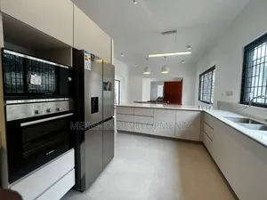3bdrm Bungalow in Bugoloobi, Nakawa for sale