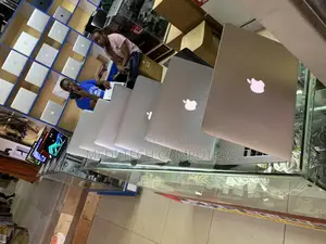 Laptop Apple MacBook Pro 8GB Intel Core I5 SSD 256GB