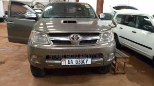 Toyota Hilux 2.5 D-4D Double Cab 4x4 SRX 2007 Gray