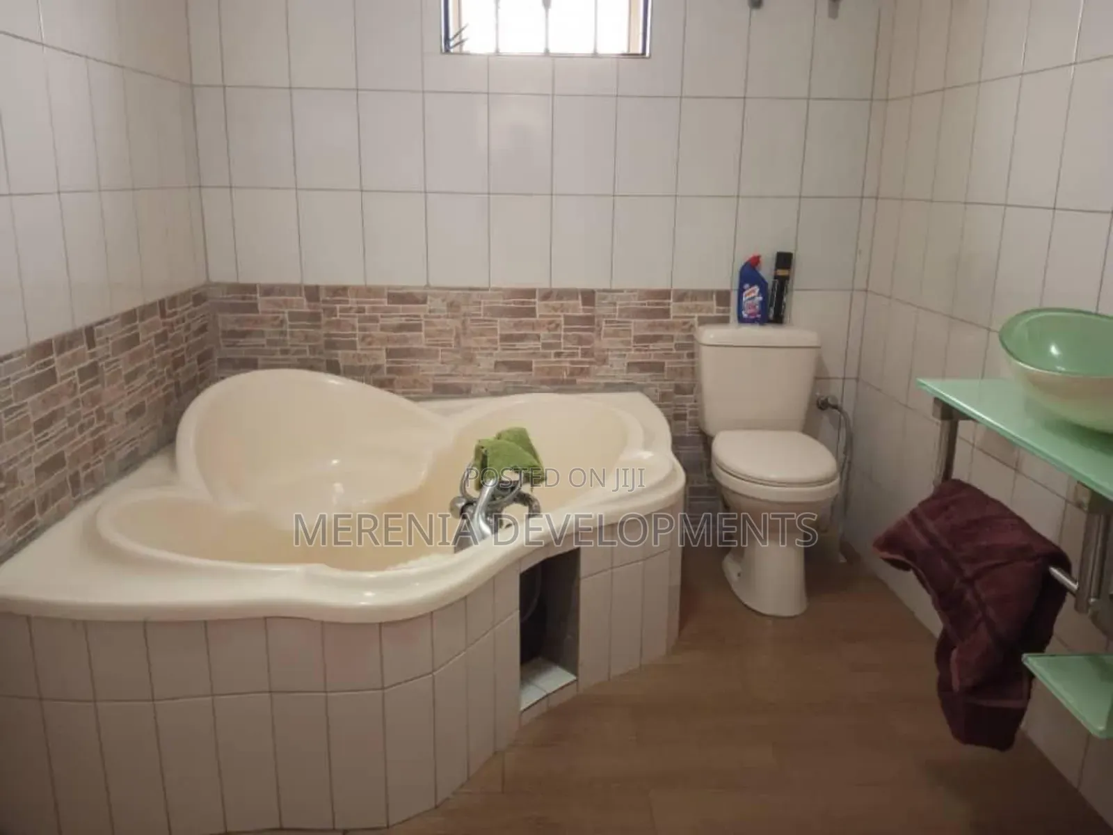 4bdrm House in Seguku, Wakiso / Wakiso for sale