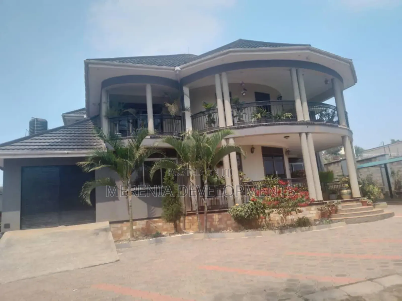 8bdrm House in Komamboga, Kawempe for sale