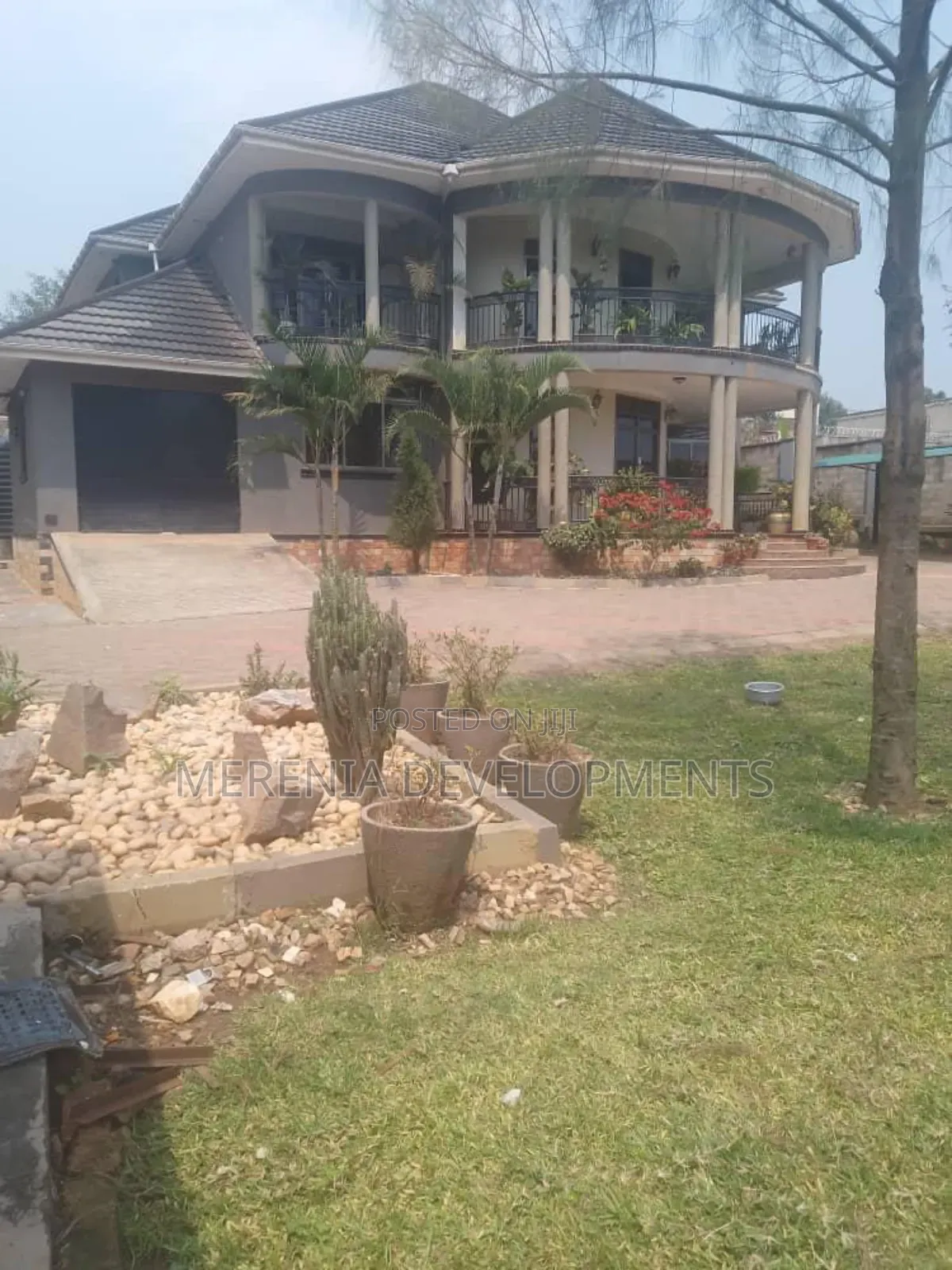 8bdrm House in Komamboga, Kawempe for sale