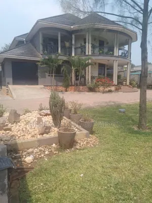 8bdrm House in Komamboga, Kawempe for sale