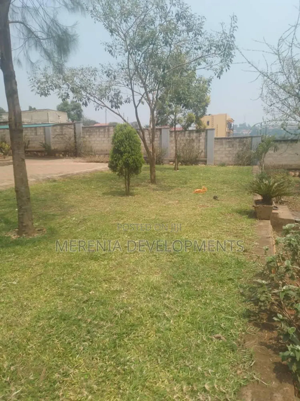 8bdrm House in Komamboga, Kawempe for sale