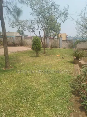 8bdrm House in Komamboga, Kawempe for sale