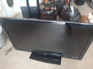 Lg Tv 42 Inches Uk Used With LAN Ports